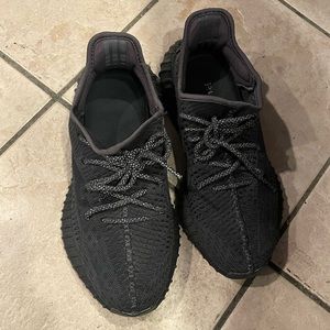 Yeezy Boost V2 - non reflective, just the laces are!